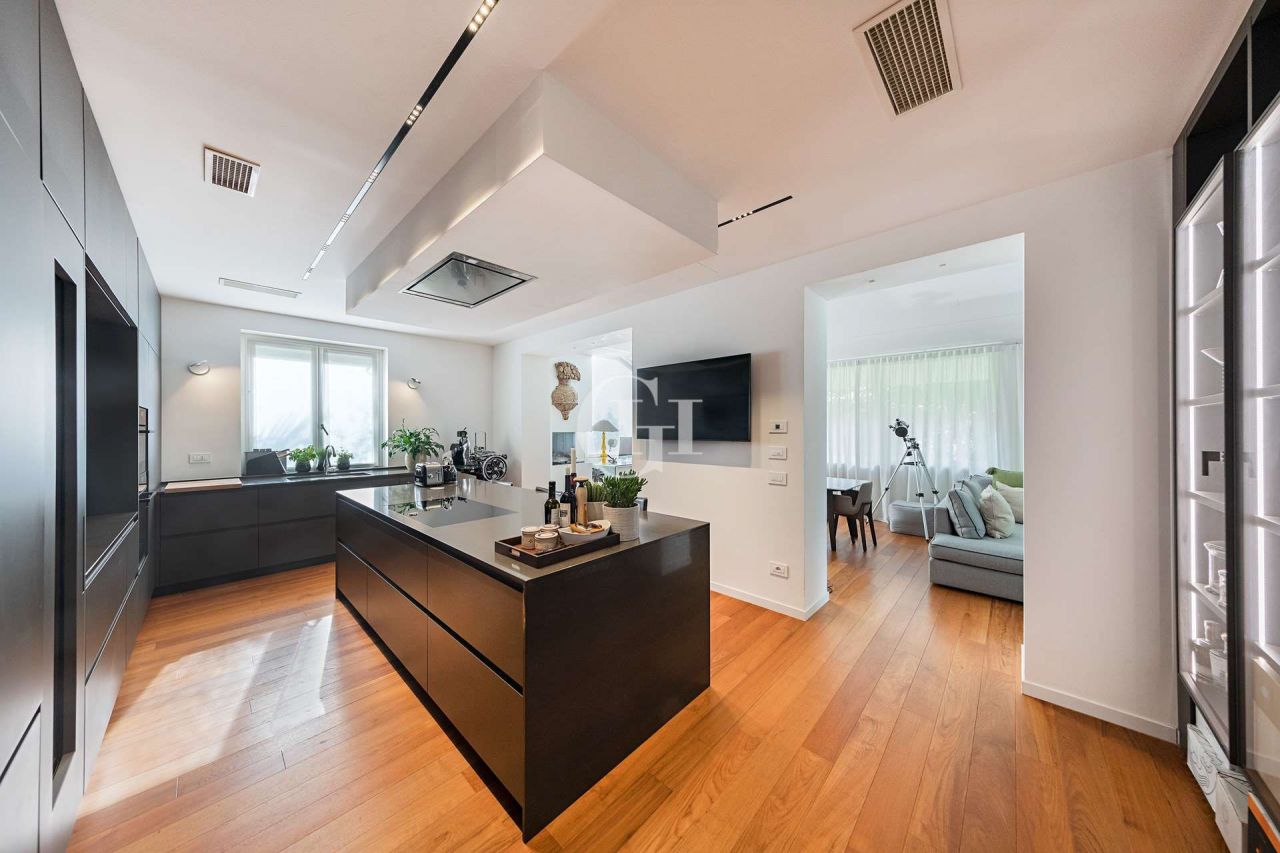 Villa sul Lago di Garda, Italia, 245 m² - foto 5