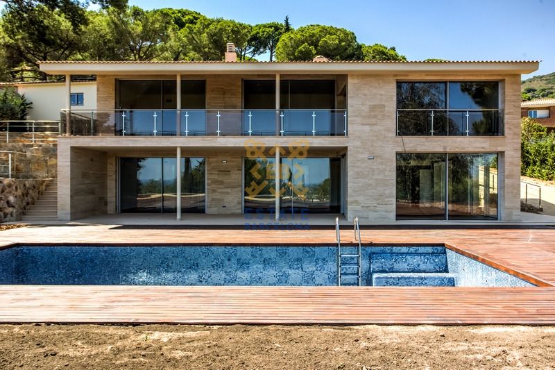 Maison sur la Costa del Maresme, Espagne, 454 m² - image 1