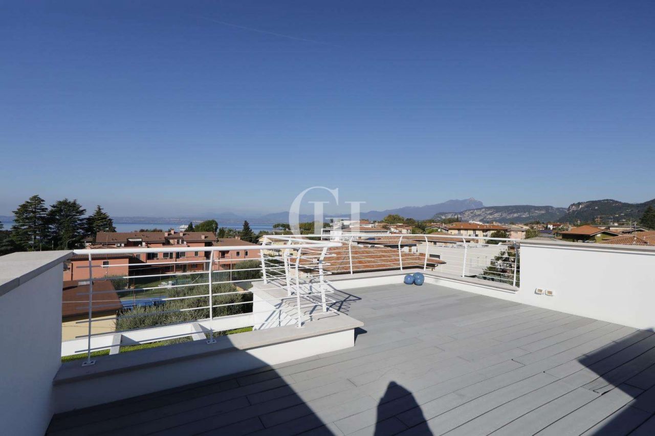 Villa on Lake Garda, Italy, 195 m² - picture 2