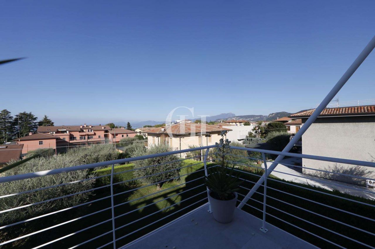 Villa on Lake Garda, Italy, 195 m² - picture 12