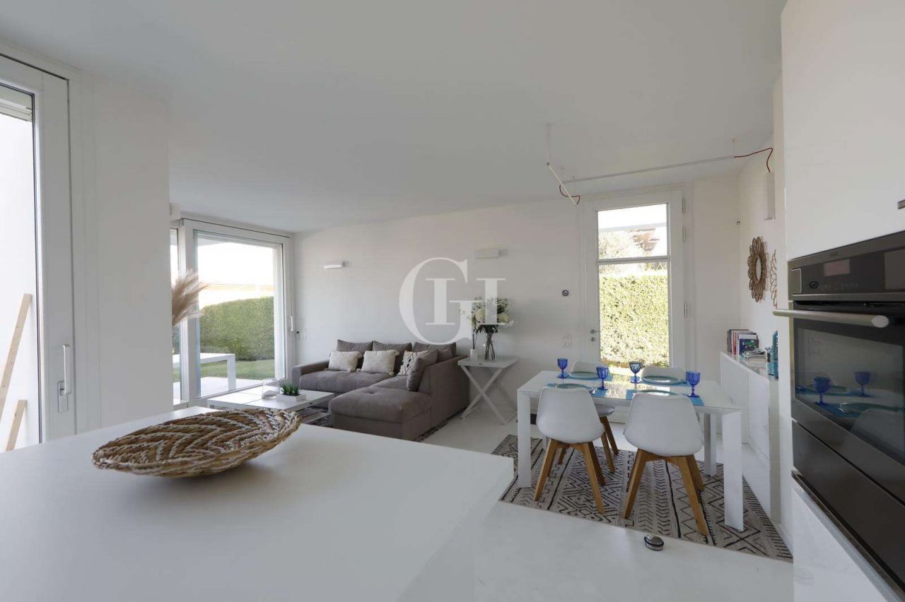 Villa on Lake Garda, Italy, 195 m² - picture 10