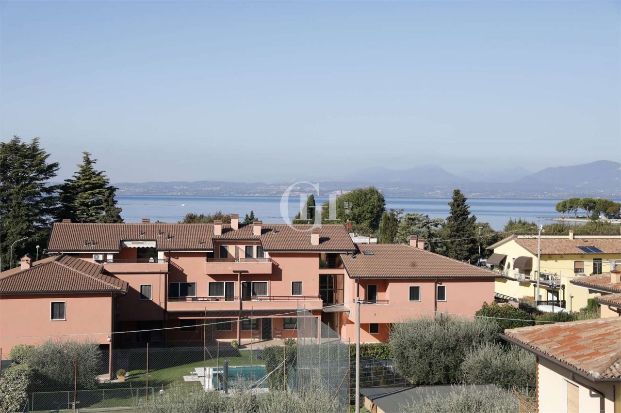 Villa on Lake Garda, Italy, 195 m² - picture 16