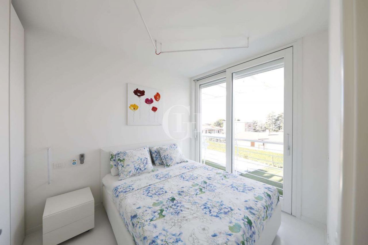 Villa on Lake Garda, Italy, 195 m² - picture 15