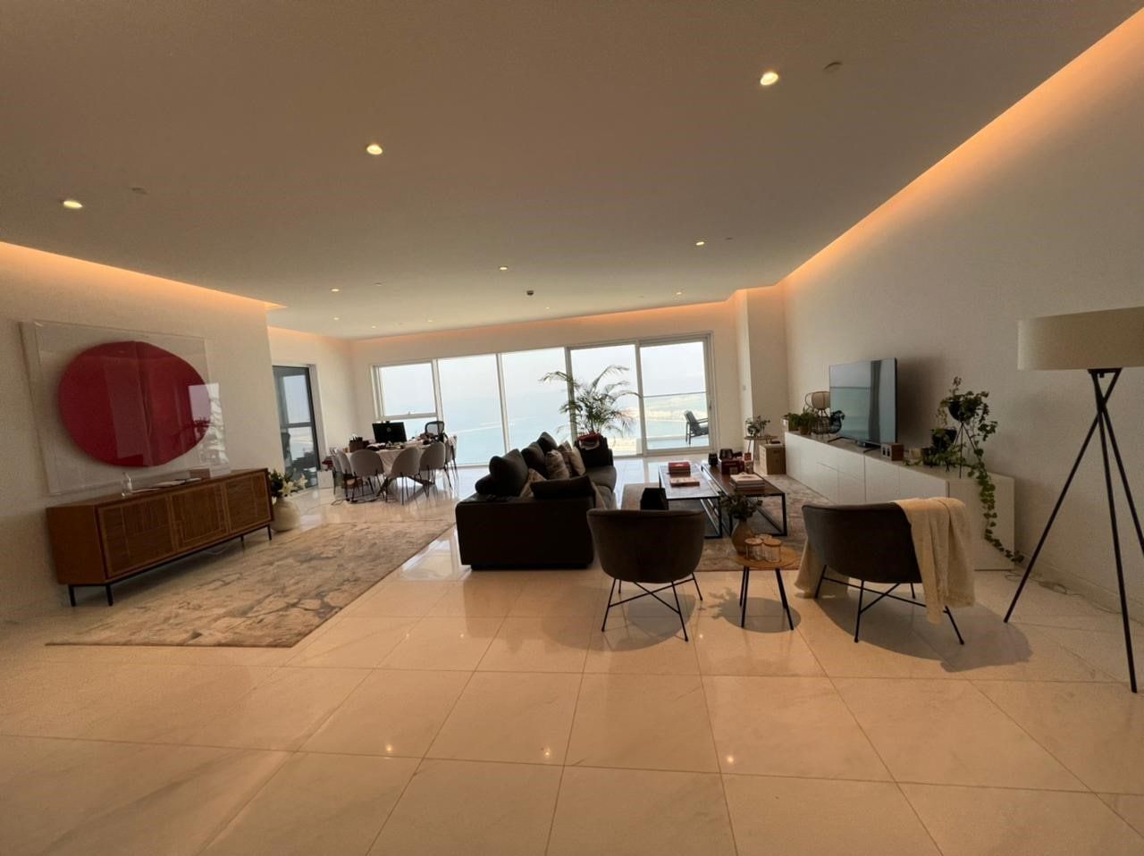 Apartment in Dubai, UAE, 350 m² - picture 11