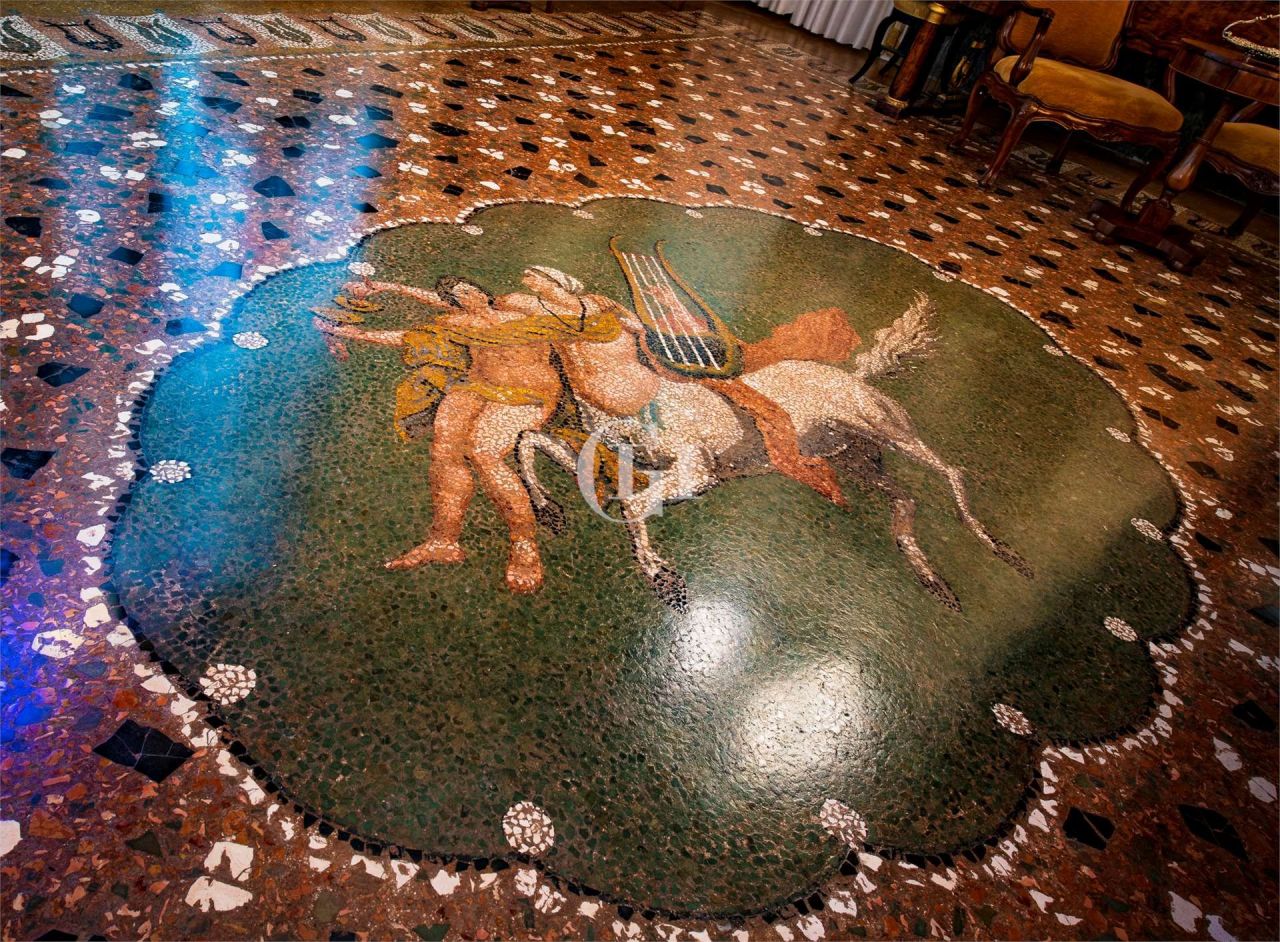 Villa on Lake Garda, Italy, 985 m² - picture 16