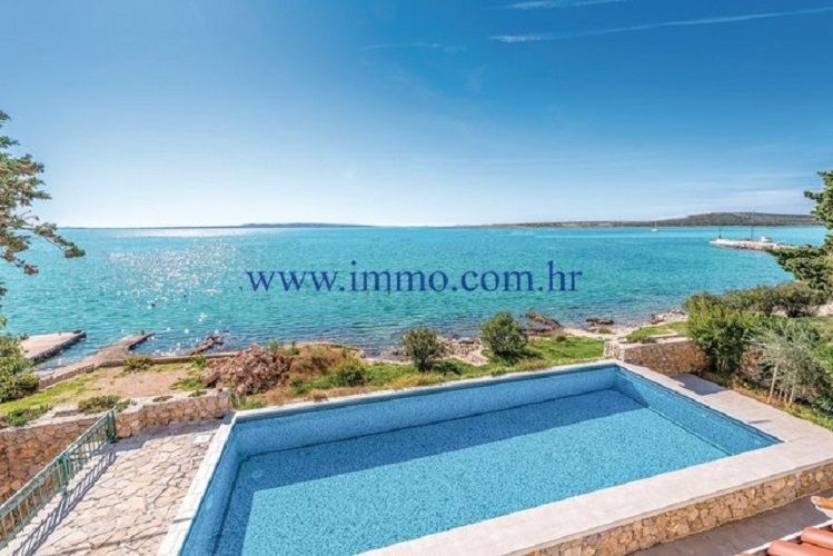 Villa in Pag, Kroatien, 500 m² - Foto 1