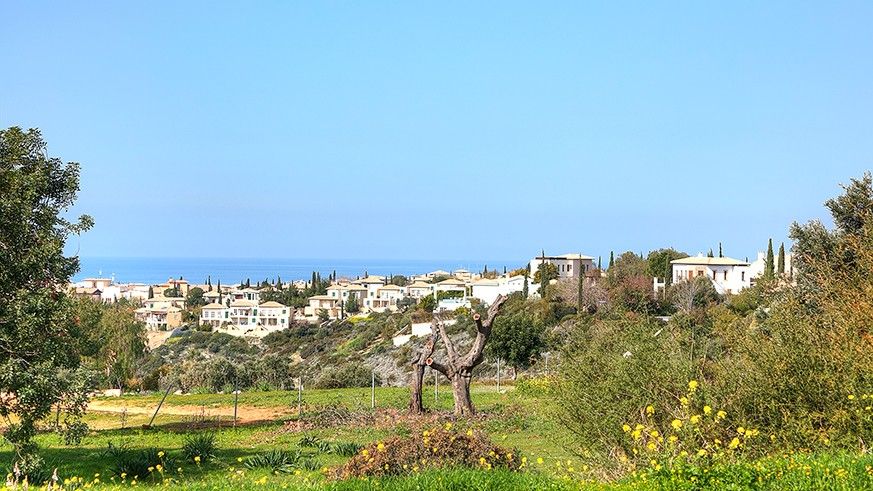 Land in Paphos, Cyprus, 1 331 m² - picture 1