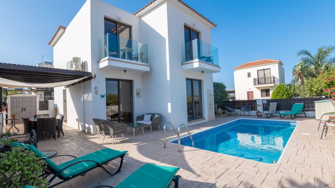 Villa in Protaras, Cyprus, 132 m² - picture 1