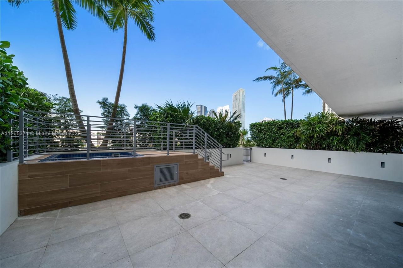 Townhouse in Miami, USA, 150 m² - picture 3