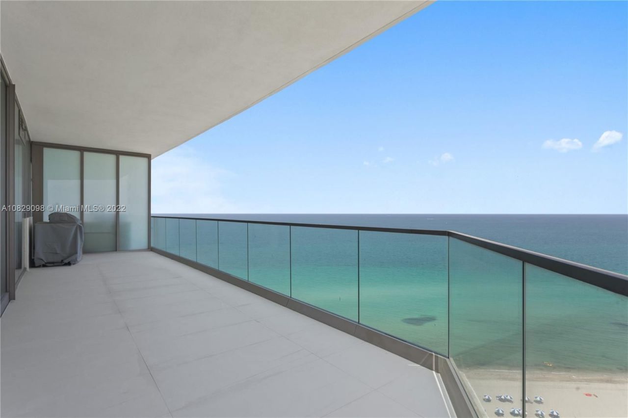 Flat in Miami, USA, 145 m² - picture 1