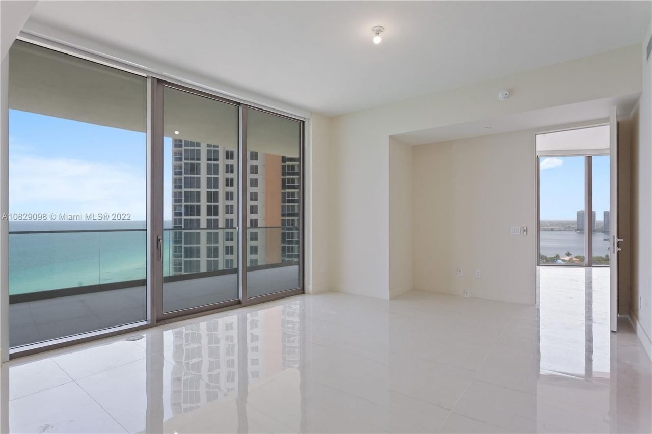 Flat in Miami, USA, 145 m² - picture 8