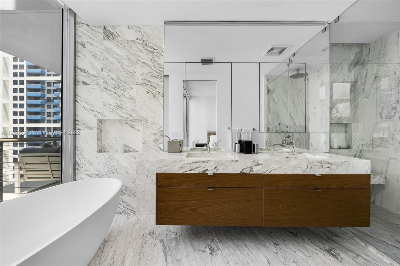 Flat in Miami, USA, 260 m² - picture 11