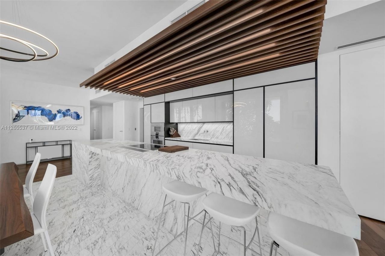 Flat in Miami, USA, 260 m² - picture 17