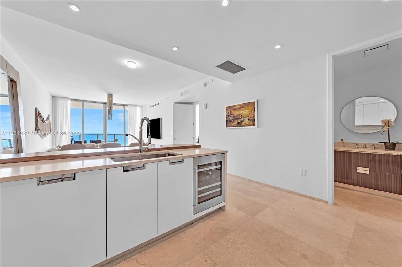 Flat in Miami, USA, 140 m² - picture 13