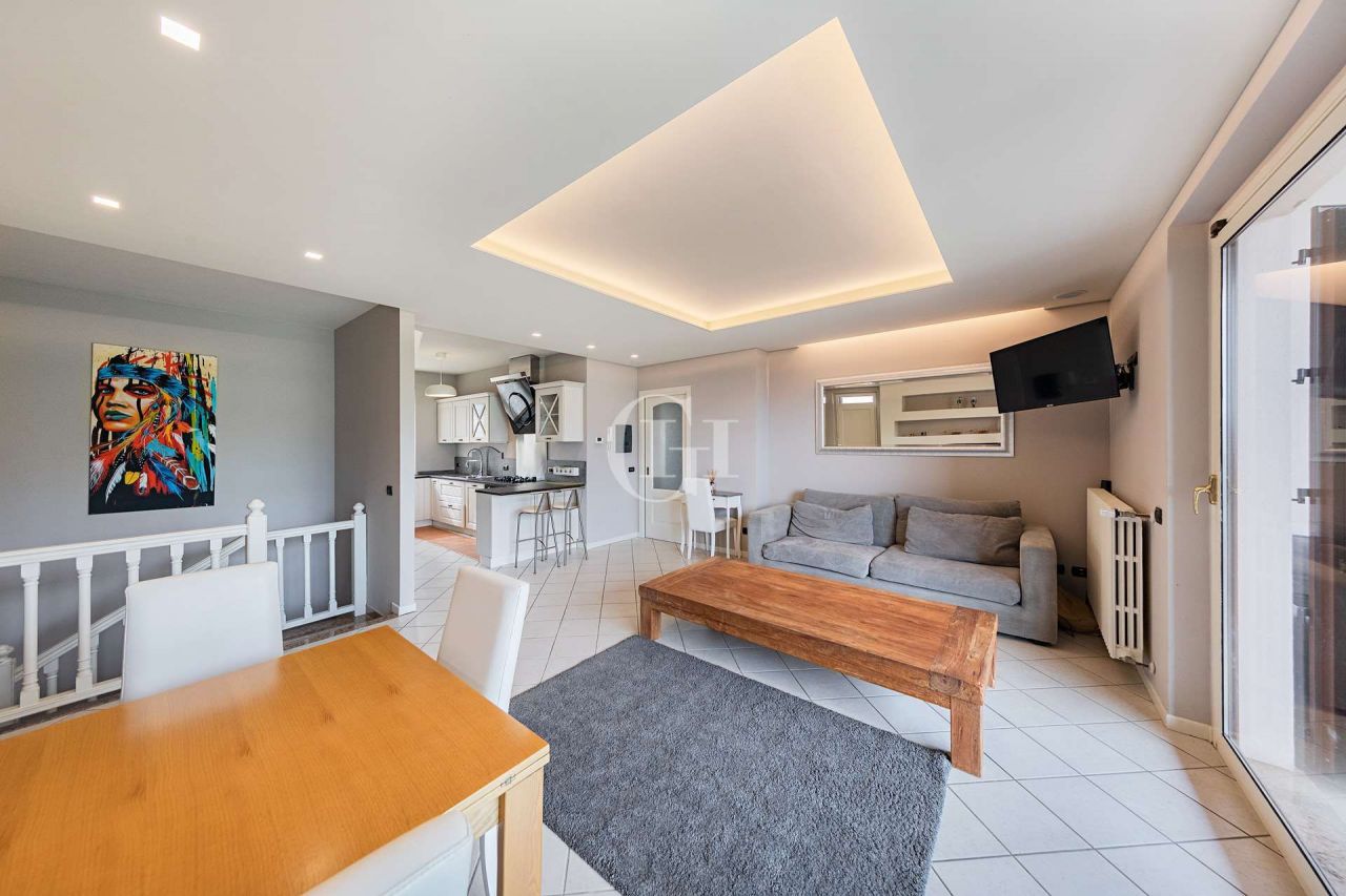 Villa on Lake Garda, Italy, 223 m² - picture 7