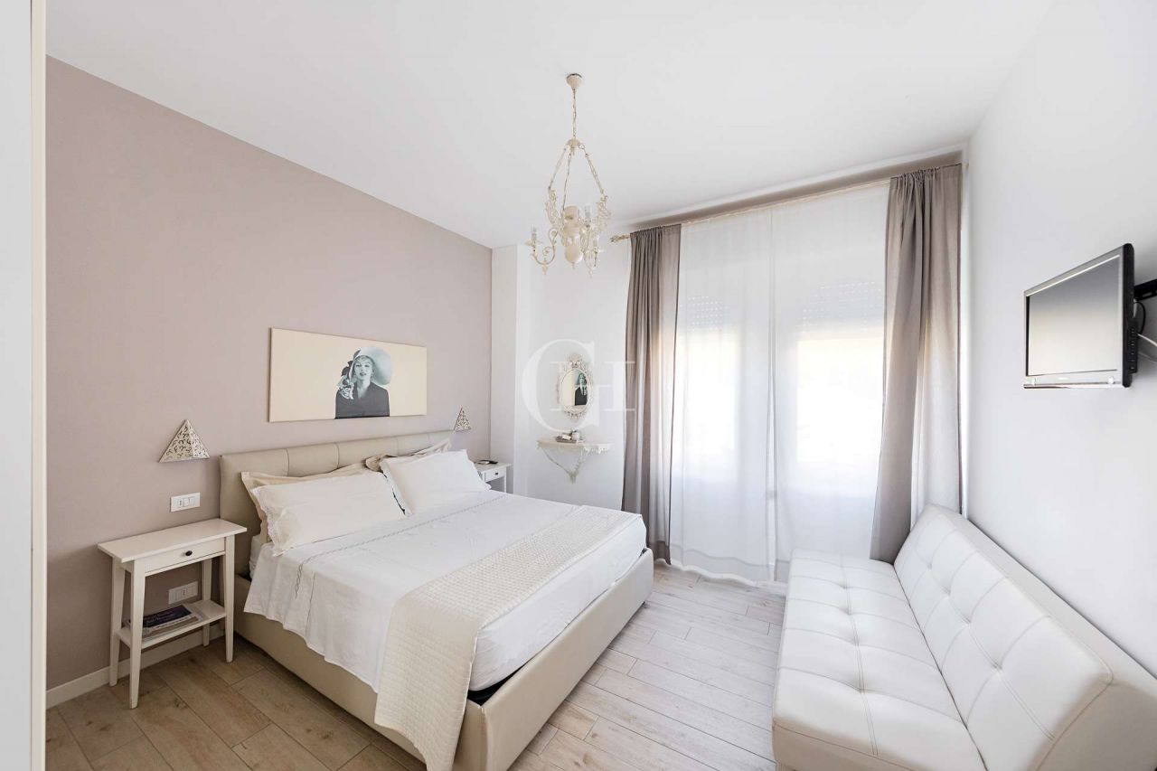 Villa sul Lago di Garda, Italia, 1 035 m² - foto 12