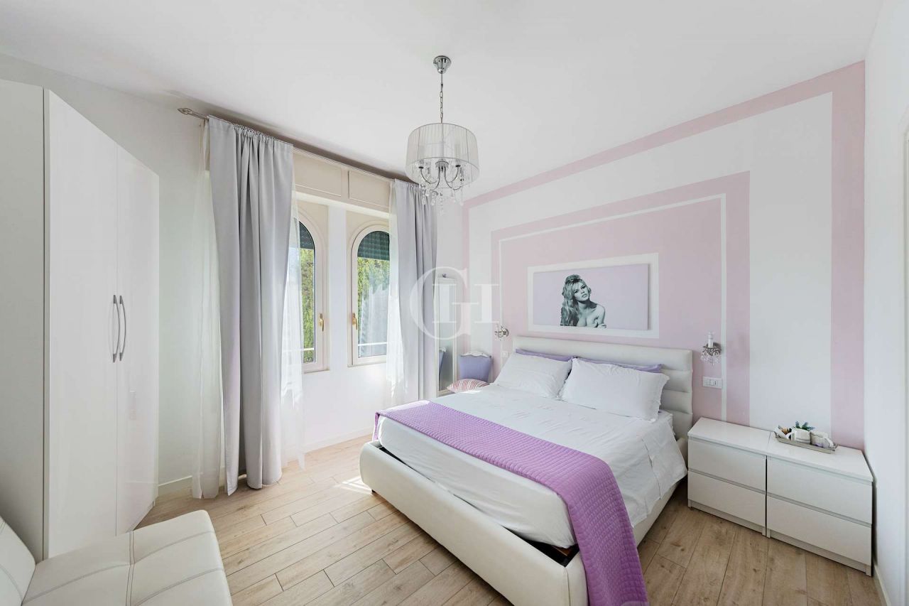 Villa sul Lago di Garda, Italia, 1 035 m² - foto 11