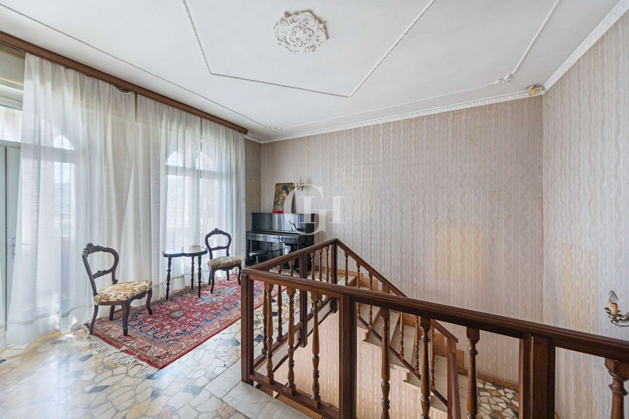 Villa sul Lago di Garda, Italia, 1 035 m² - foto 16