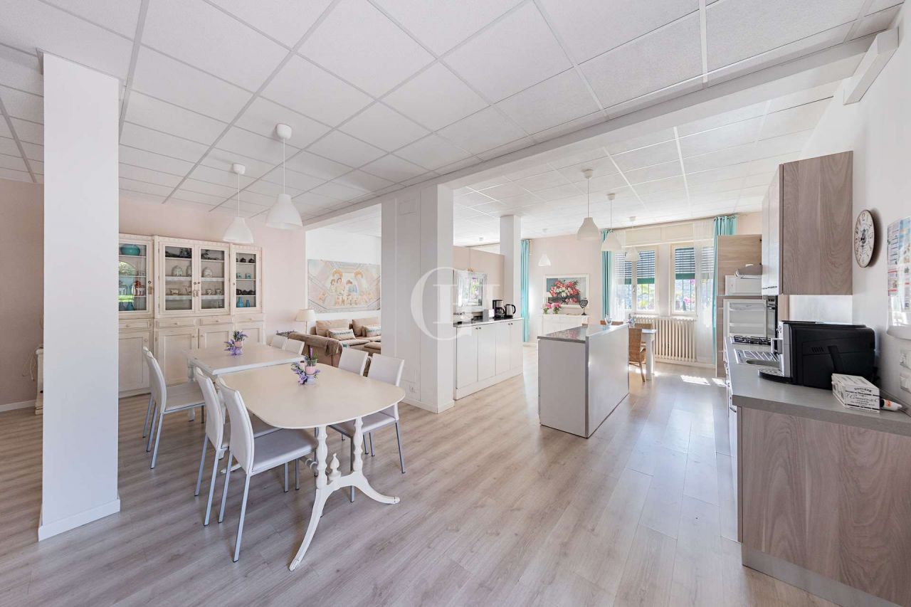 Villa sul Lago di Garda, Italia, 1 035 m² - foto 9