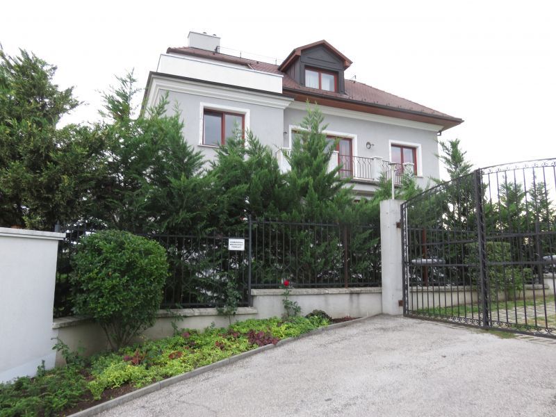 Villa in Budapest, Hungary, 1 000 m² - picture 2