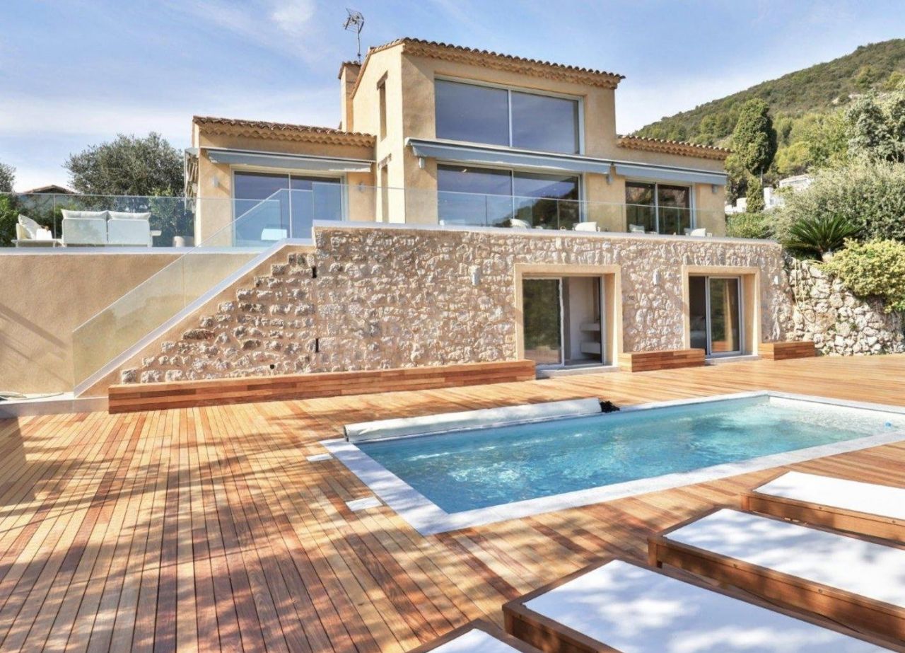 Villa in Villefranche-sur-Mer, France, 225 m² - picture 1