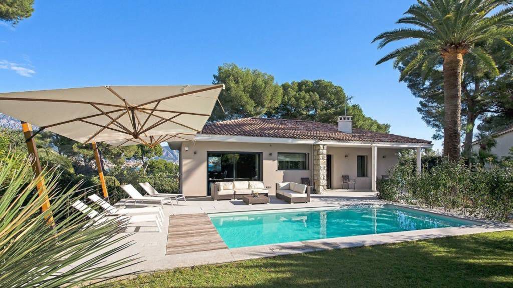 Villa in Roquebrune Cap Martin, Frankreich, 200 m² - Foto 1