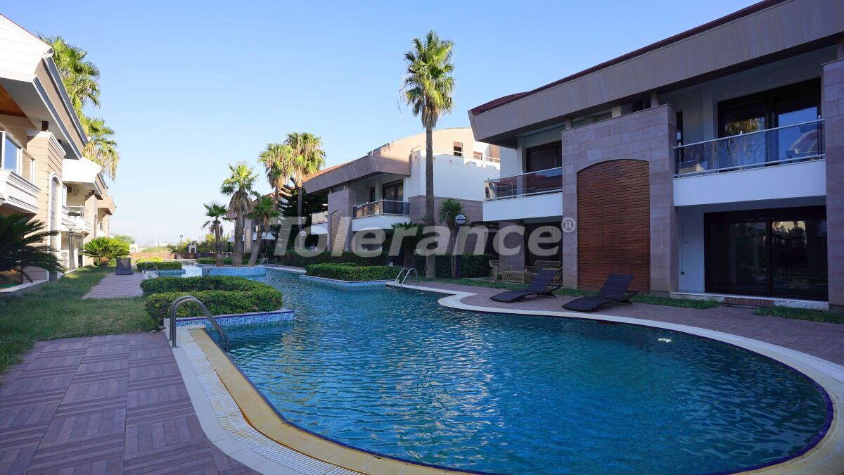 Villa à Antalya, Turquie, 428 m² - image 1