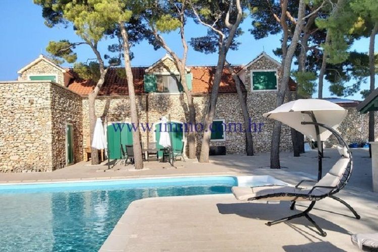 Villa in Sutivan, Kroatien, 315 m² - Foto 1