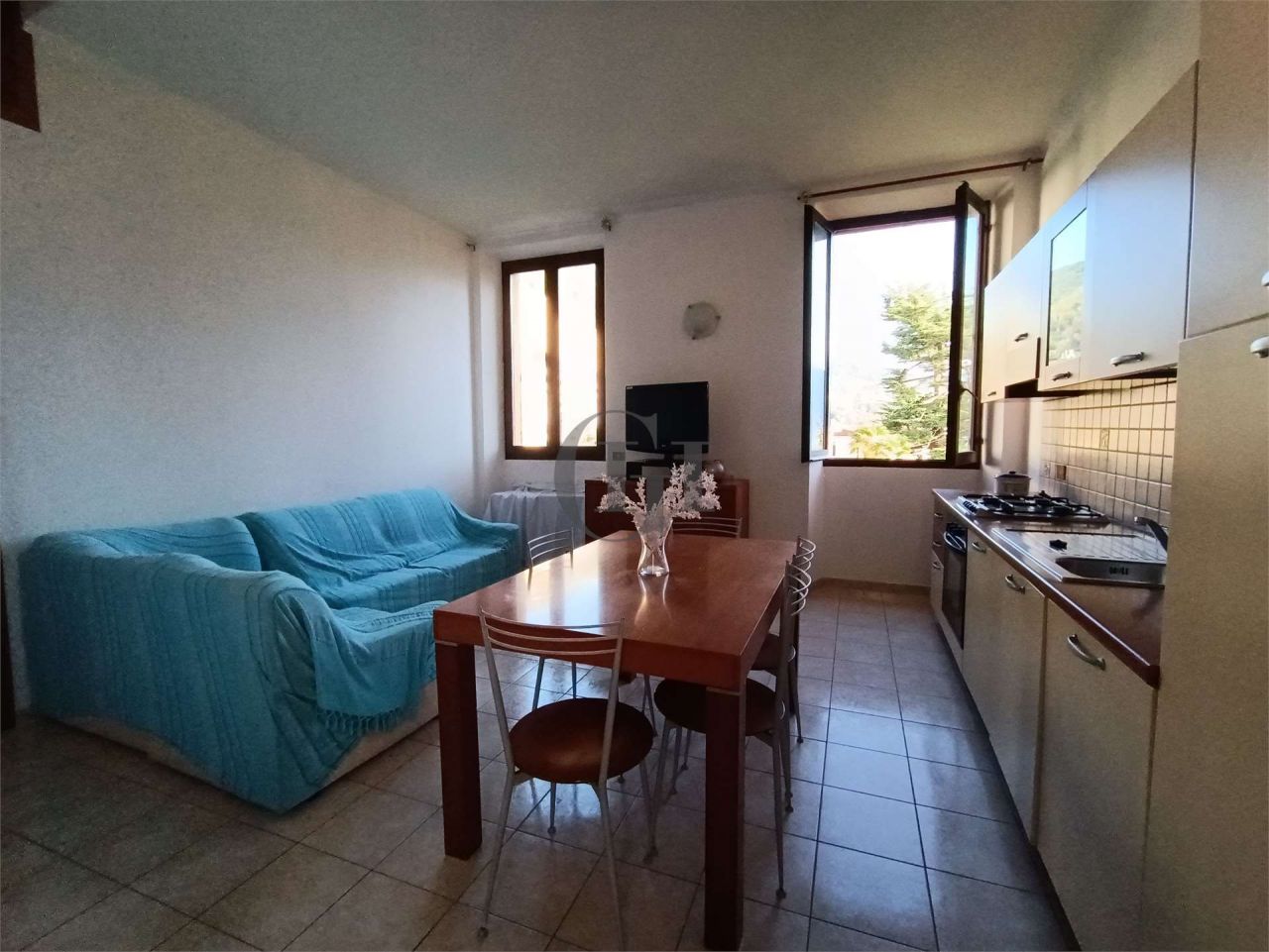 Apartamento por Lago de Como, Italia, 70 m² - imagen 2