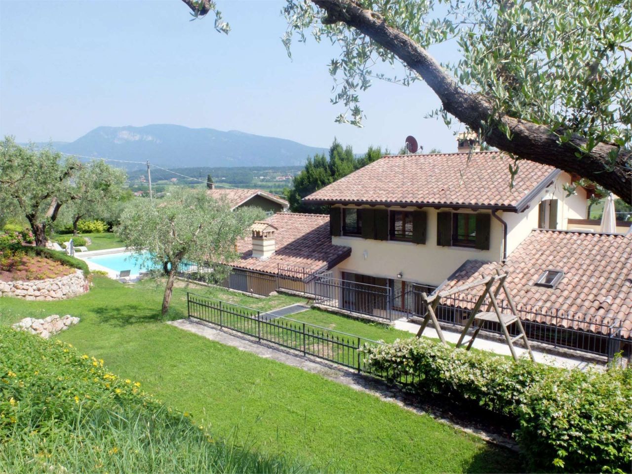 Villa on Lake Garda, Italy, 520 m² - picture 5