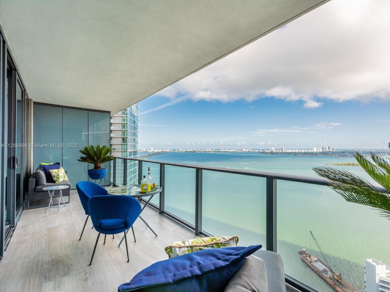 Appartement à Miami, États-Unis, 90 m² - image 1