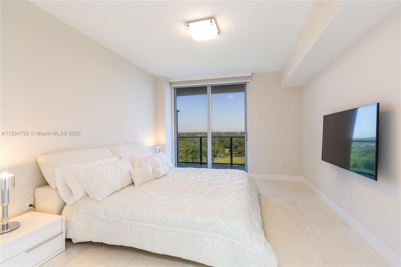 Flat in Miami, USA, 150 m² - picture 11