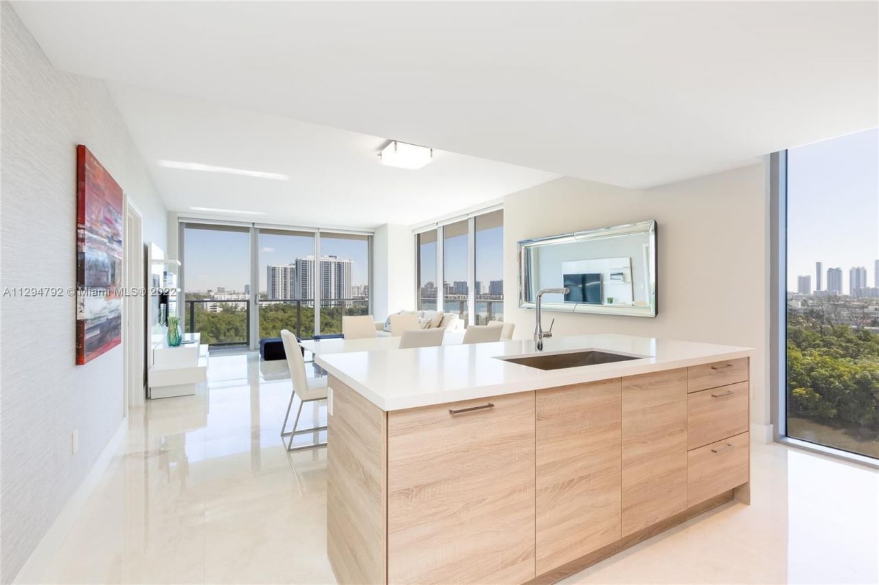 Flat in Miami, USA, 150 m² - picture 13