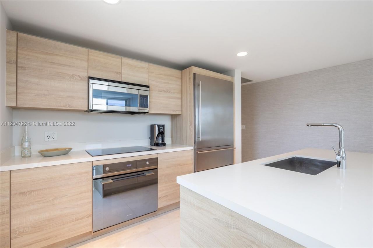 Flat in Miami, USA, 150 m² - picture 12