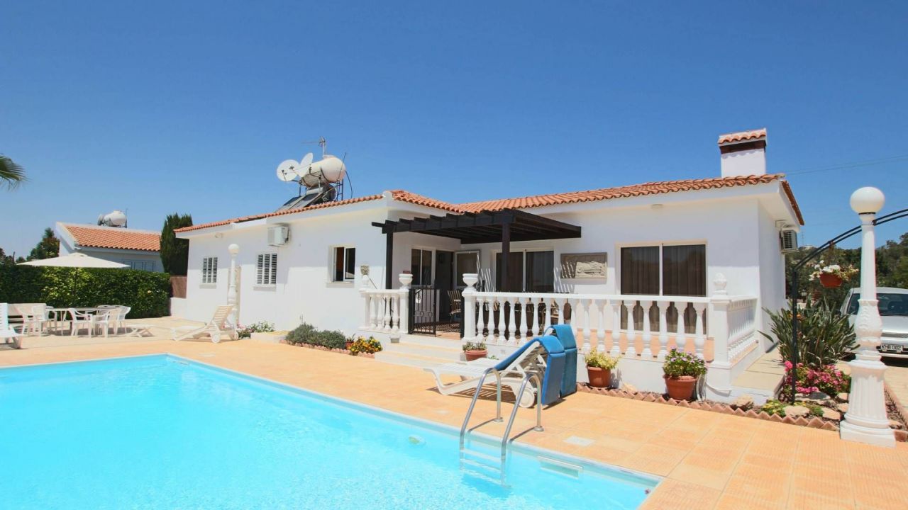 Bungalow in Agia Napa, Cyprus, 162 m² - picture 1