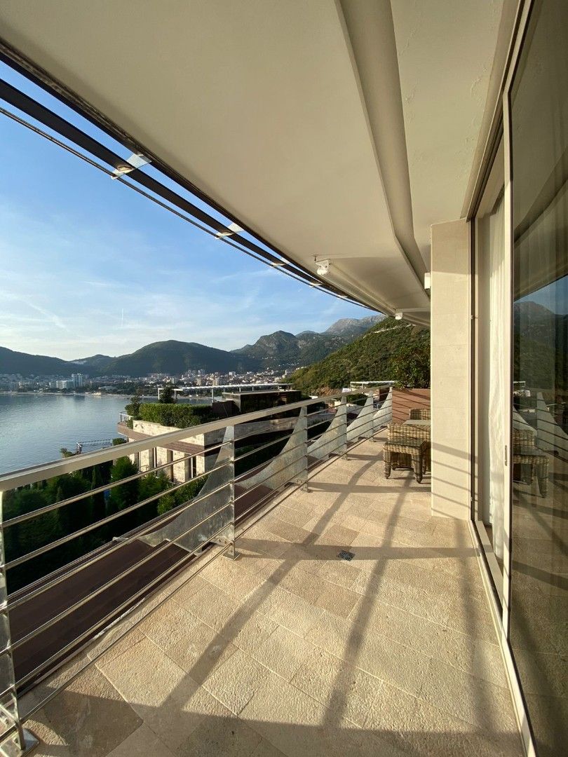 Wohnung in Budva, Montenegro, 179 m² - Foto 1