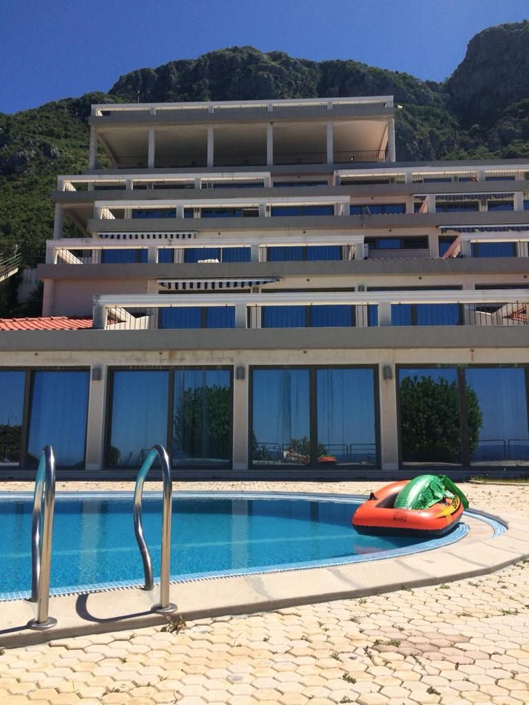 Hôtel à Budva, Monténégro, 3 200 m² - image 1