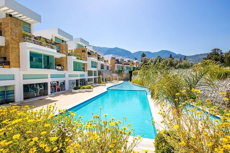 Piso en Kyrenia, Chipre, 132 m² - imagen 1