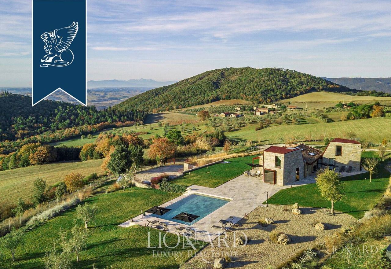 Villa à Volterra, Italie, 280 m² - image 1