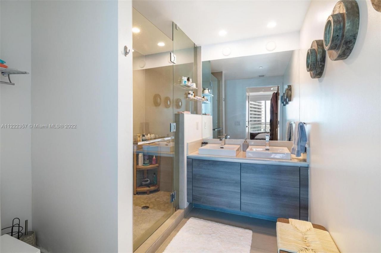 Flat in Miami, USA, 110 m² - picture 6