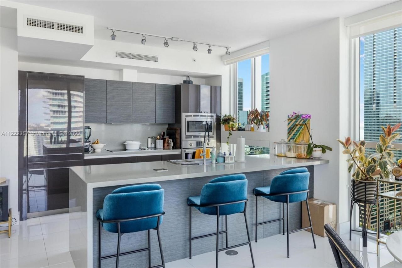 Flat in Miami, USA, 110 m² - picture 12