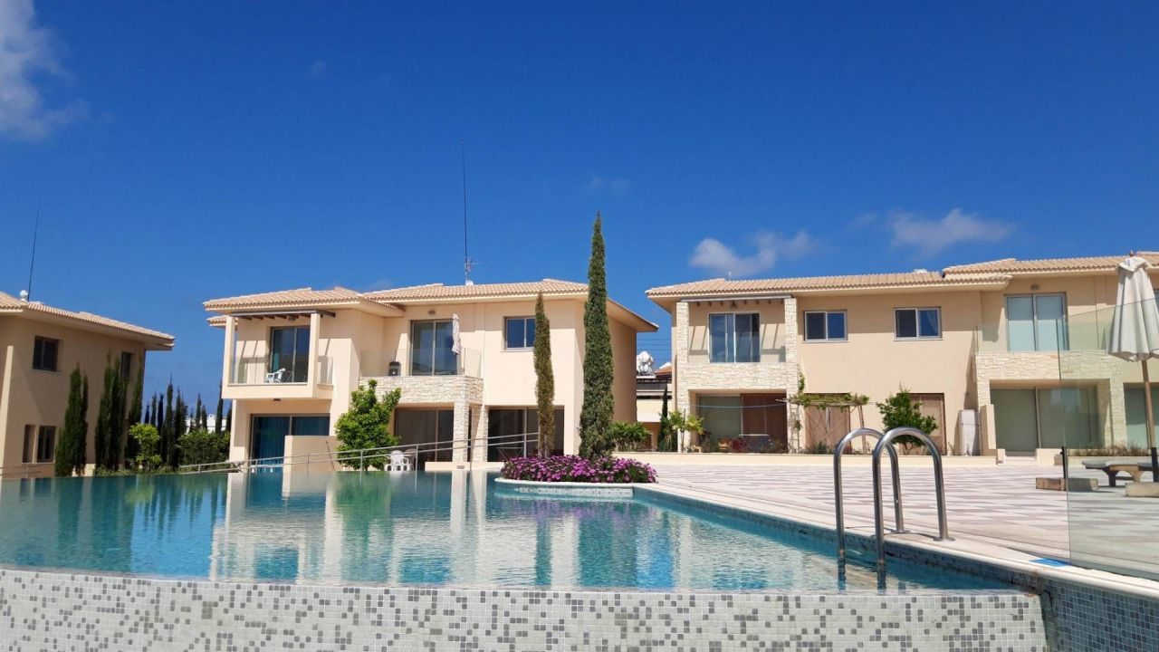 Apartment in Paphos, Cyprus, 121 m² - picture 1