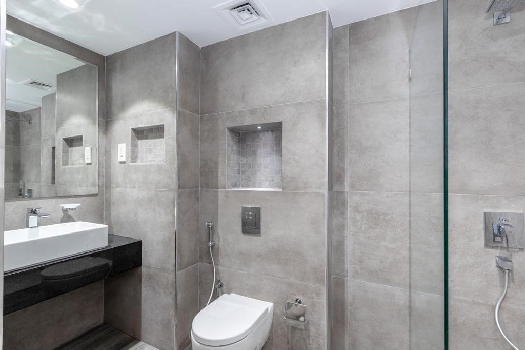 Apartment in Dubai, UAE, 66 m² - picture 7