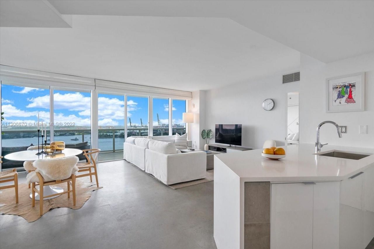 Piso en Miami, Estados Unidos, 140 m² - imagen 3