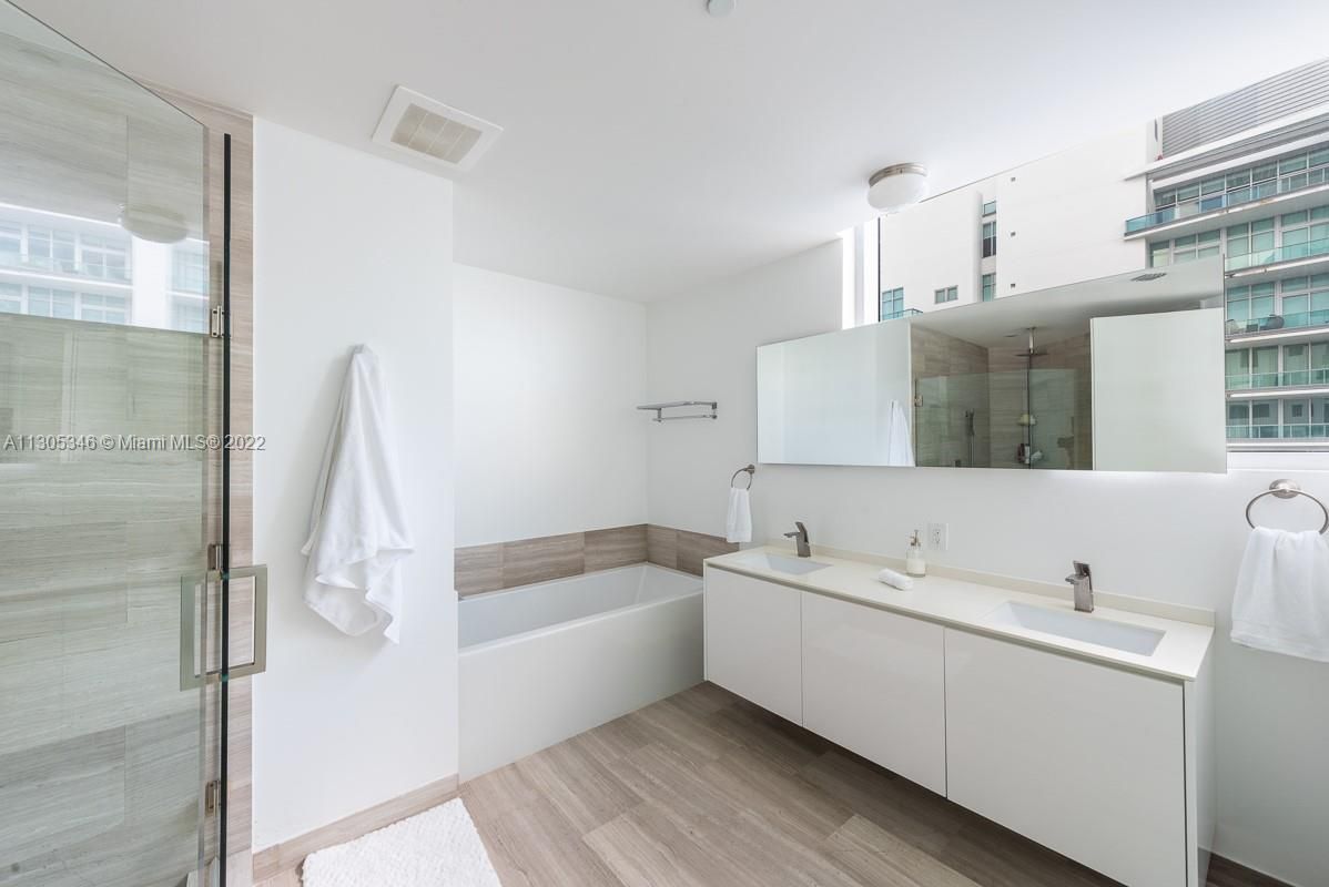 Piso en Miami, Estados Unidos, 230 m² - imagen 12