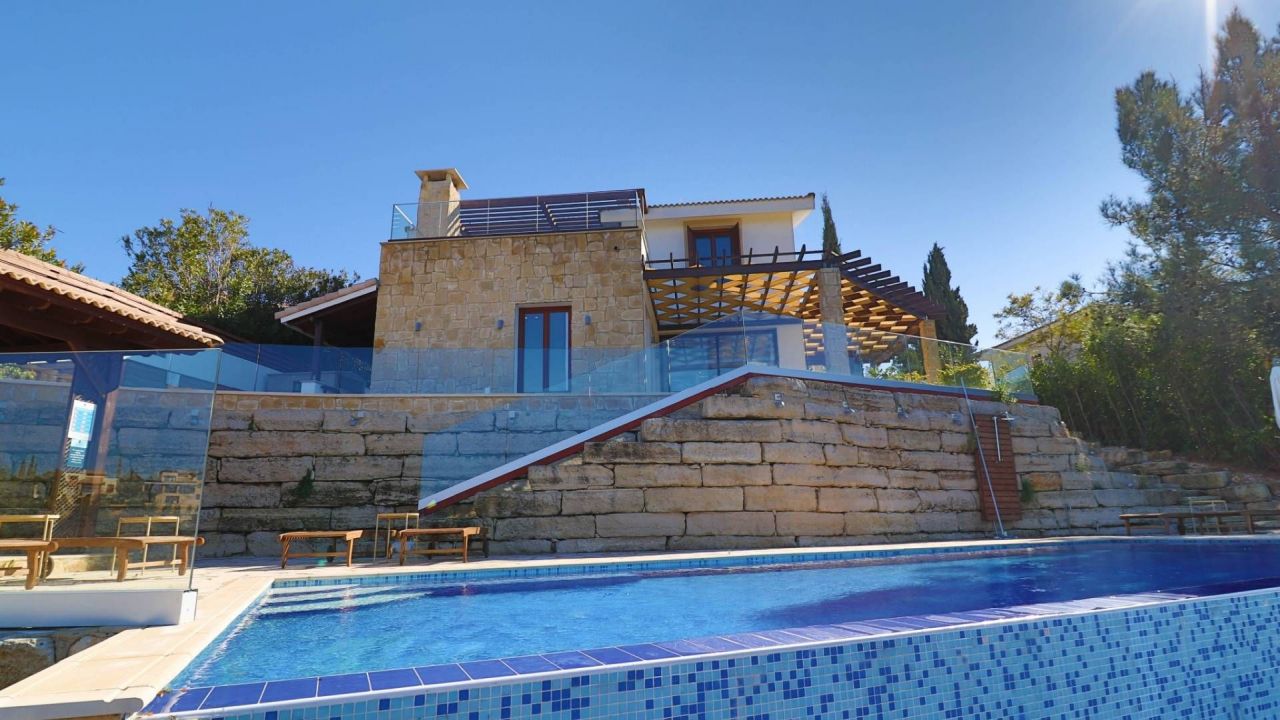 Villa in Paphos, Cyprus, 250 m² - picture 1