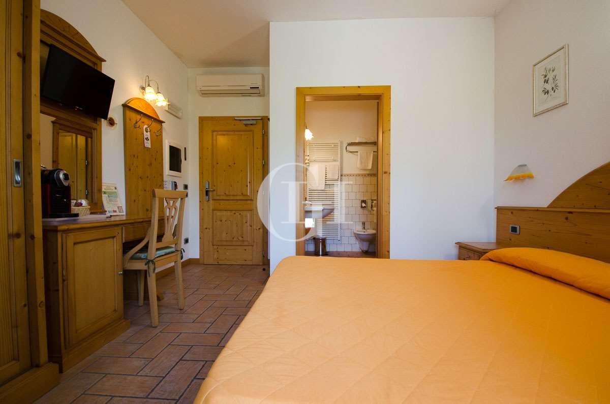 Manor on Lake Garda, Italy, 5 000 m² - picture 13