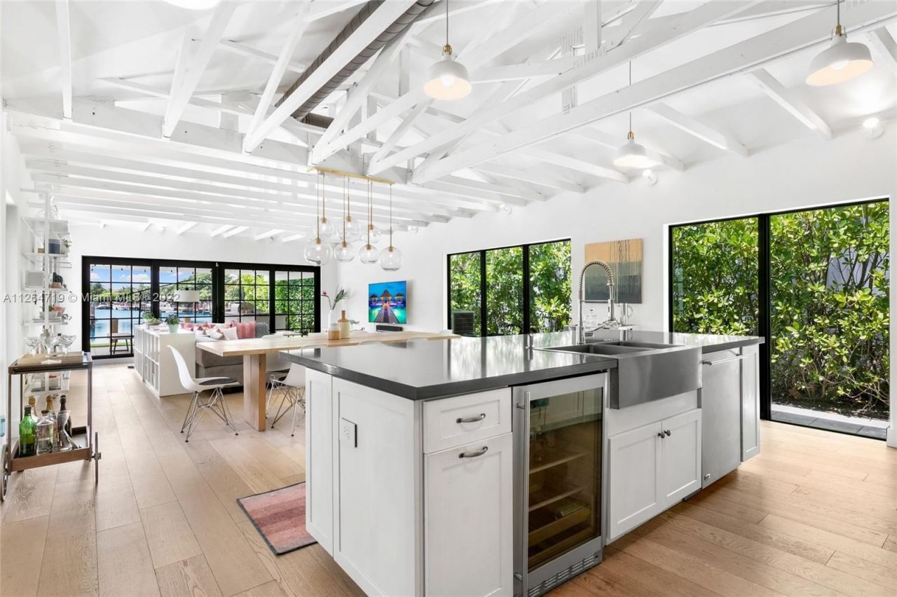 Villa à Miami, États-Unis, 300 m² - image 4