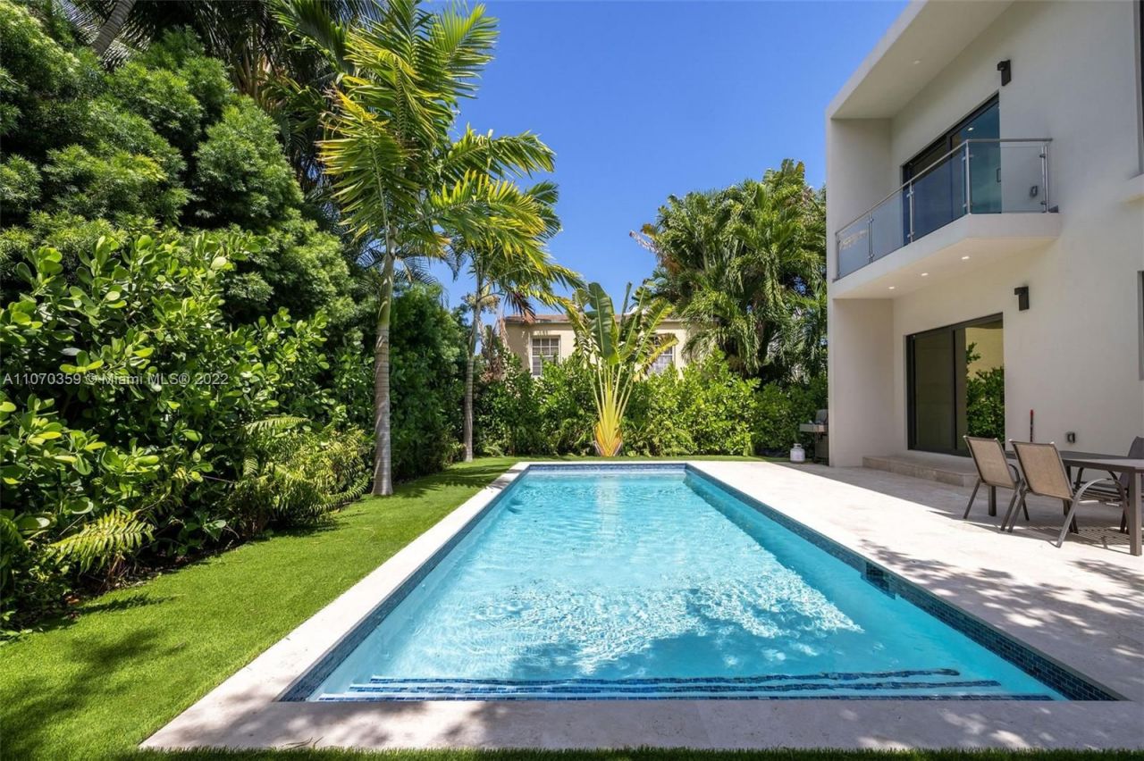 Villa à Miami, États-Unis, 270 m² - image 2