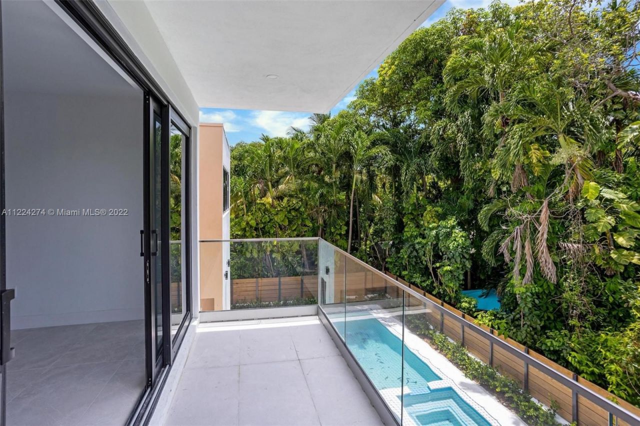 Casa en Miami, Estados Unidos, 300 m² - imagen 7